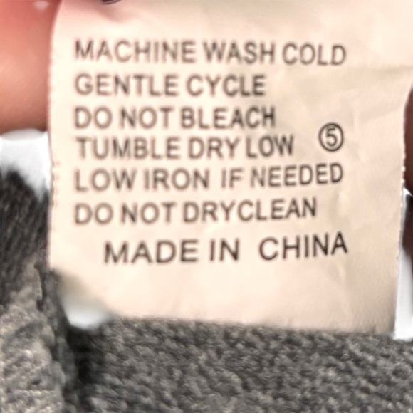 NEON MOON - SIZE LARGE - GRAY - LONG SLEEVES AND BRIGHT GRAPHIC ON FRONT B21 - Picture 7 of 8